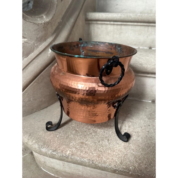 French Vintage Hammered Copper Planter Pot on Iron Legs with Handles Couldron - Picture 1 of 3